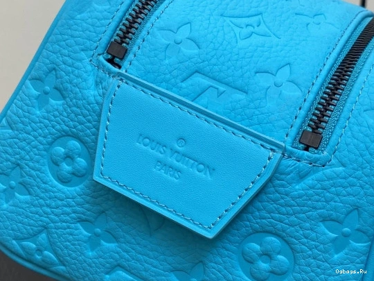 VUITTON LOUIS KIT POUCH-28*15*16.5cm TOILET DOPP 0509